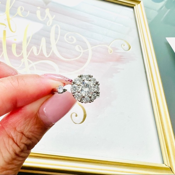 Daisy Flower Fancy Fidget Spinner Crystal CZ Rotating Silver Ring Resizable - Picture 4 of 6